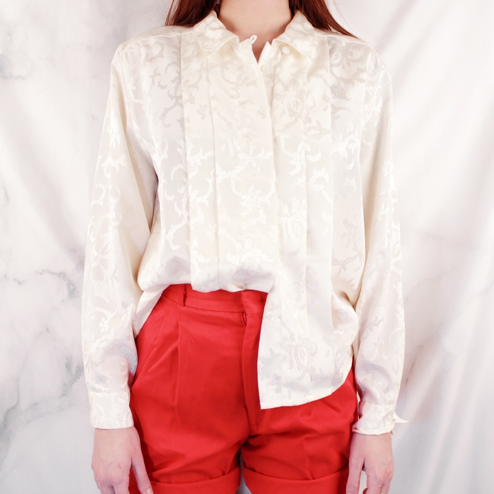 🔥SALE🔥 VTG Silky Patterned Blouse